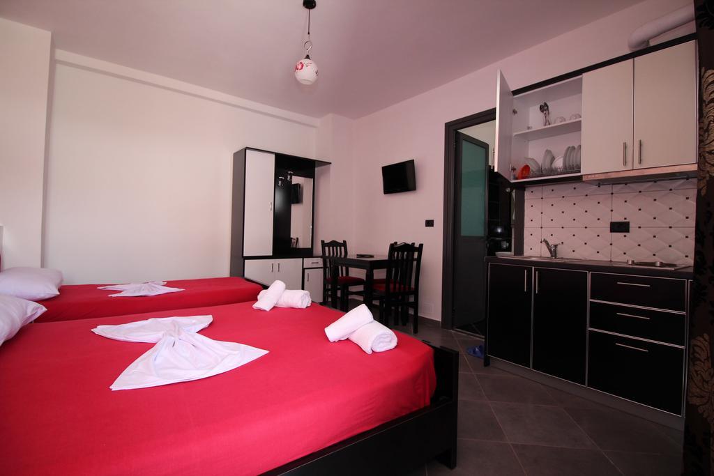 Hotel Ilio Ксамил Екстериор снимка