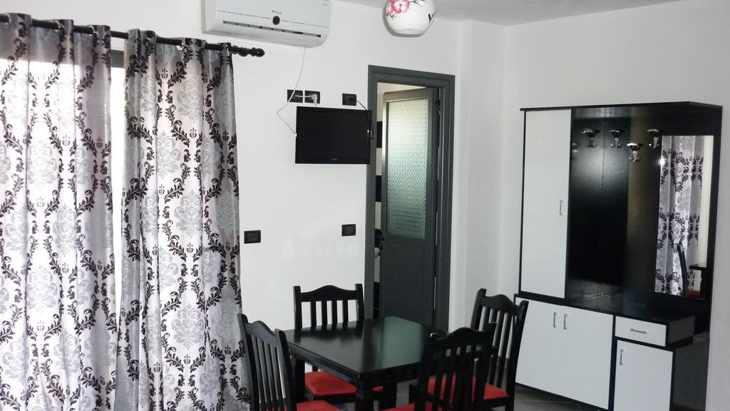 Hotel Ilio Ксамил Екстериор снимка