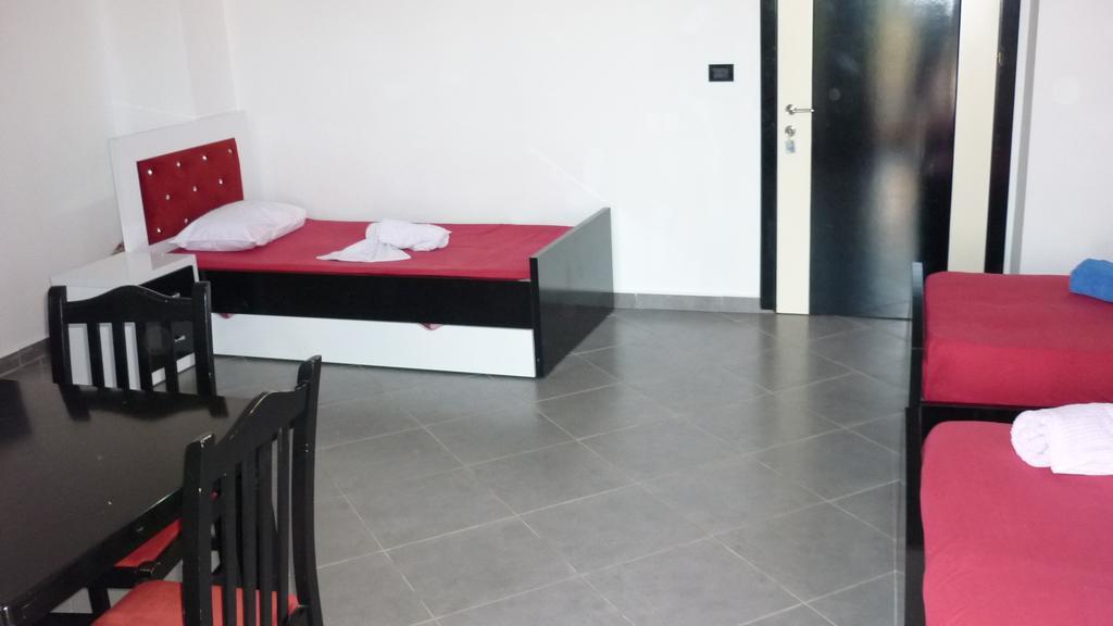 Hotel Ilio Ксамил Екстериор снимка