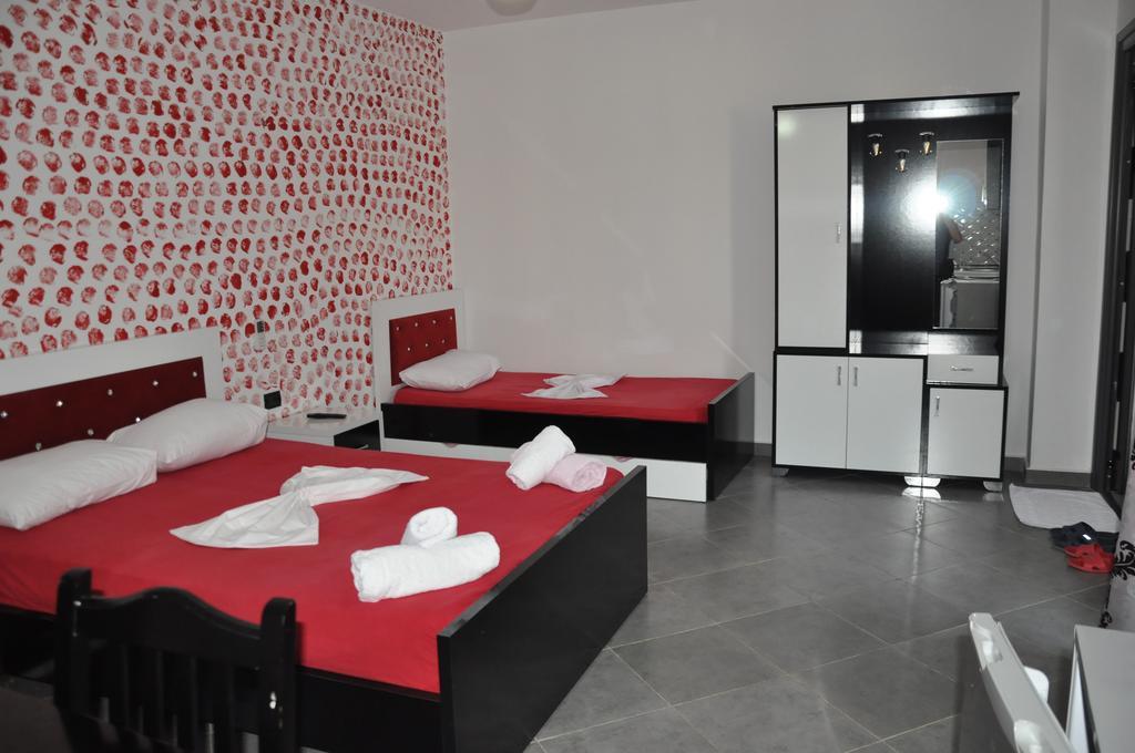 Hotel Ilio Ксамил Екстериор снимка