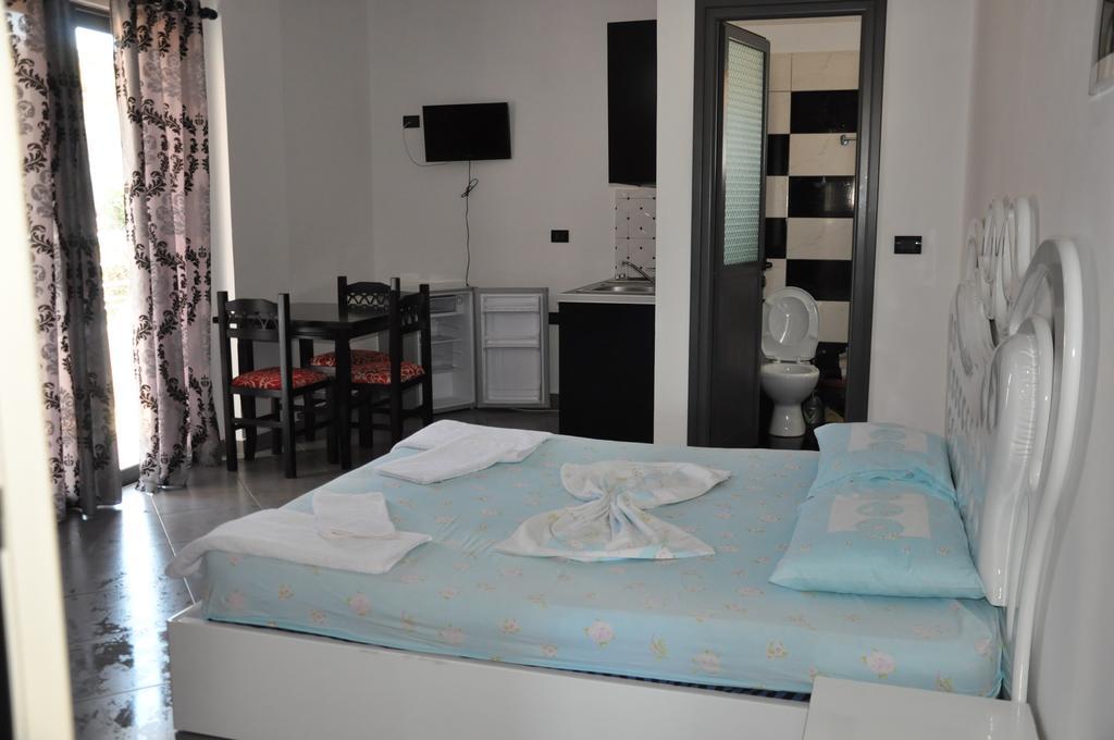Hotel Ilio Ксамил Екстериор снимка