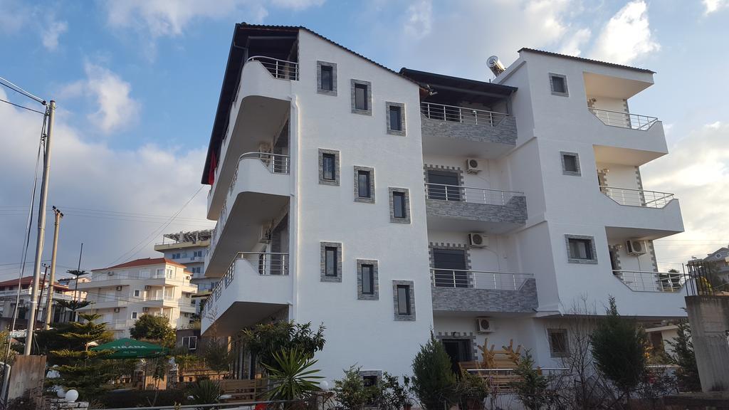 Hotel Ilio Ксамил Екстериор снимка